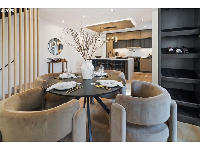 705 1st St, Lake Oswego, OR 97034