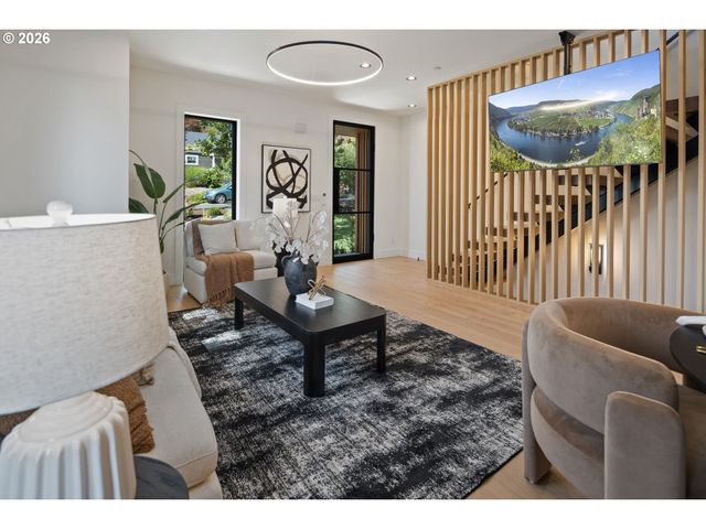 705 1st St, Lake Oswego, OR 97034