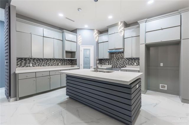 1402 Tee Box Drive, Weslaco, TX 78596