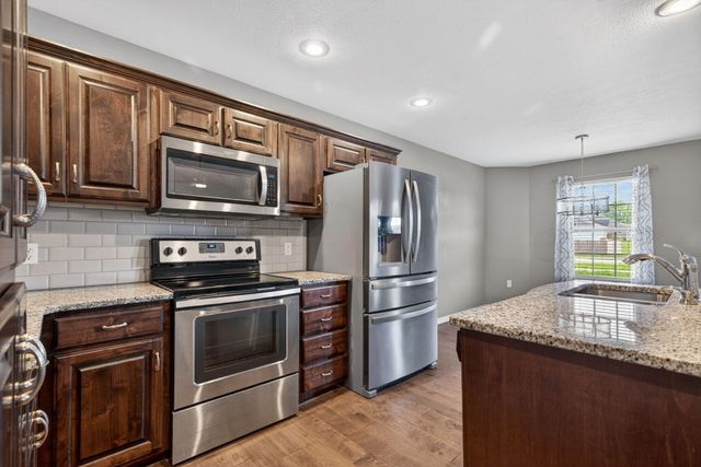 301 W Corsica Street, Republic, MO 65738