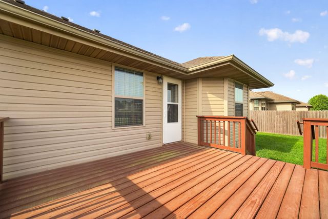 301 W Corsica Street, Republic, MO 65738