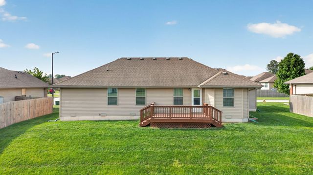 301 W Corsica Street, Republic, MO 65738