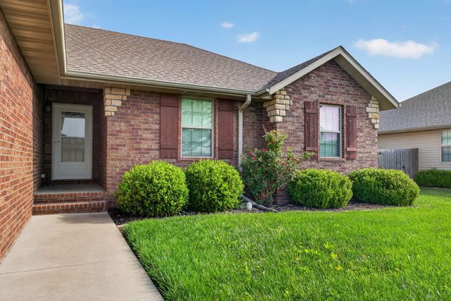 301 W Corsica Street, Republic, MO 65738
