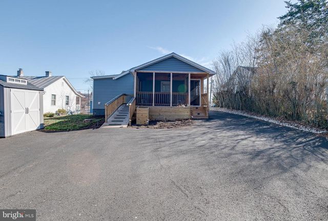 300 BELLEVIEW AVE, Orange, VA 22960