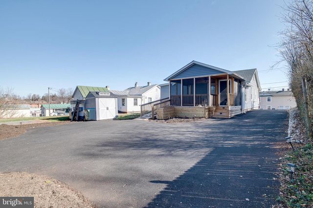 300 BELLEVIEW AVE, Orange, VA 22960