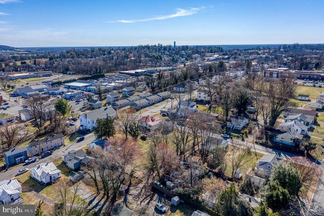 300 BELLEVIEW AVE, Orange, VA 22960