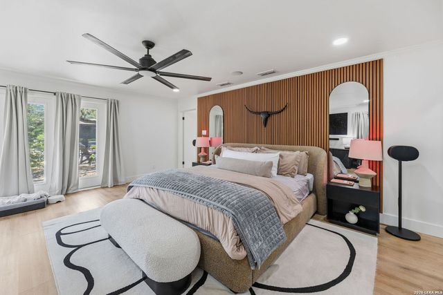 100 DOGWOOD LN, San Antonio, TX 78213
