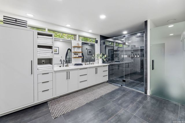 100 DOGWOOD LN, San Antonio, TX 78213