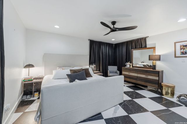 100 DOGWOOD LN, San Antonio, TX 78213