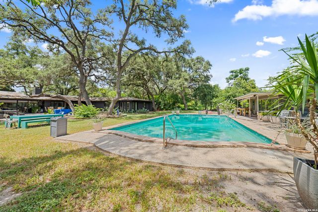 100 DOGWOOD LN, San Antonio, TX 78213