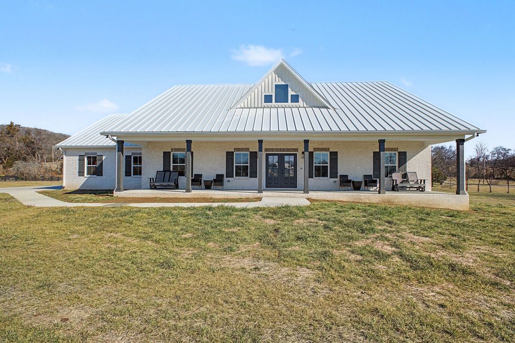 972 Dobbins Pike, Gallatin, TN 37066