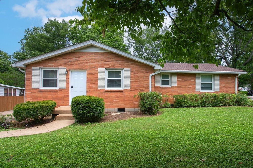 1003 Gwynn Dr, Nashville, TN 37216