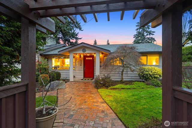 9109 221st Street SW, Edmonds, WA 98026