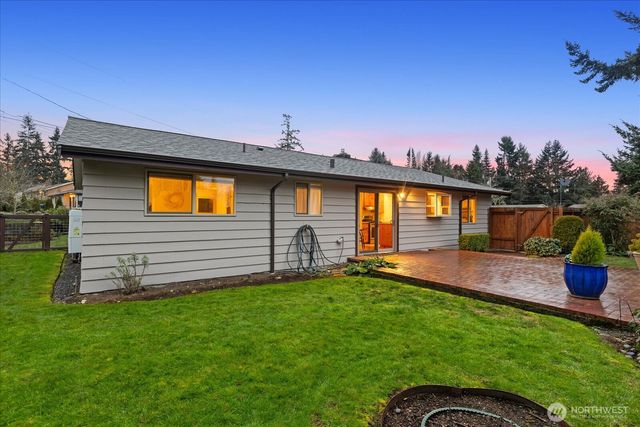 9109 221st Street SW, Edmonds, WA 98026