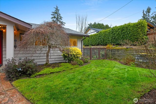 9109 221st Street SW, Edmonds, WA 98026