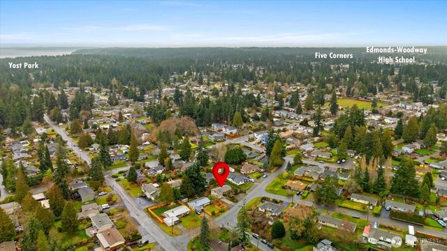 9109 221st Street SW, Edmonds, WA 98026