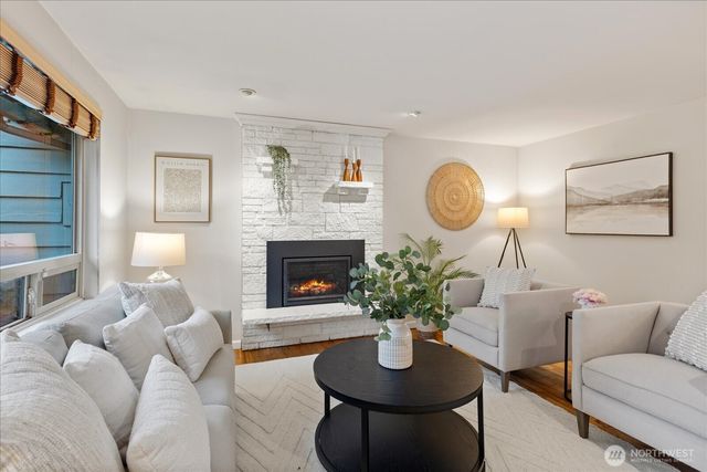 9109 221st Street SW, Edmonds, WA 98026