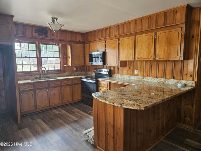 309 Fairfax Street, Clinton, NC 28328