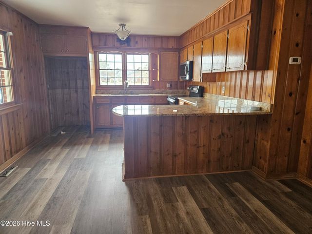 309 Fairfax Street, Clinton, NC 28328