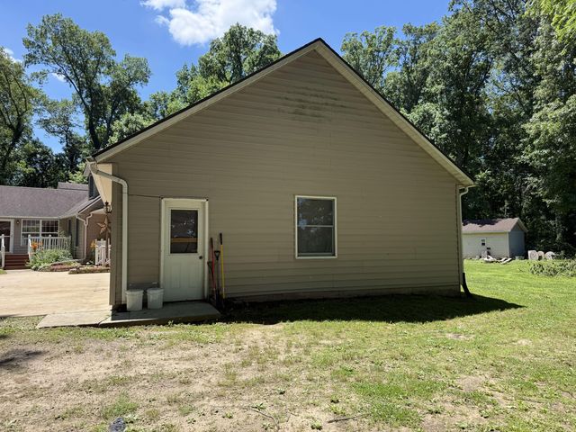 2530 S 400 E, La Porte, IN 46350