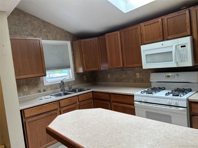 68 Ramapo Road 1, Garnerville, NY 10923