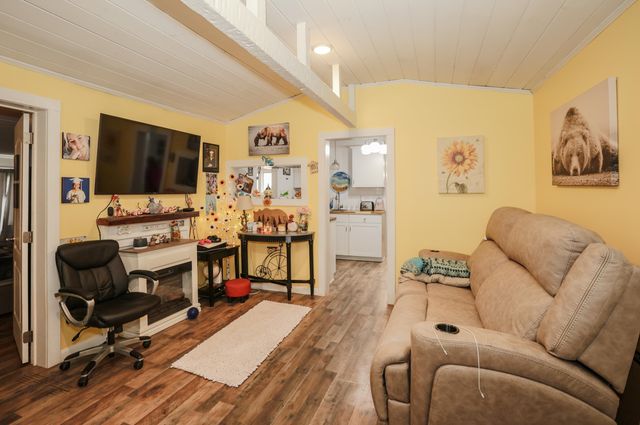 42 Sarette Road, Goffstown, NH 03045