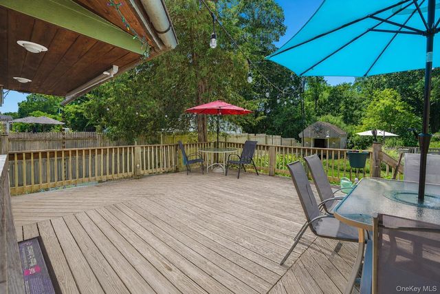 35 Lakeview Avenue, Poughkeepsie, NY 12601