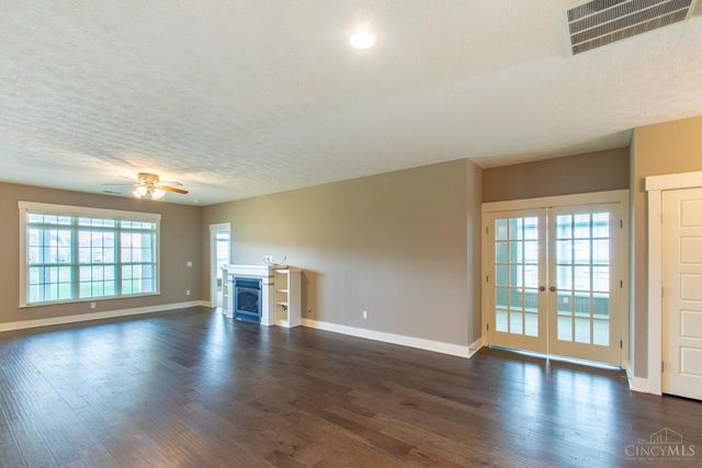 495 Legendary Way, Centerville, OH 45458