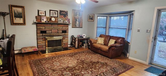 43 Hunter Avenue, Miller Place, NY 11764