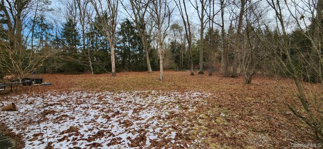 43 Hunter Avenue, Miller Place, NY 11764