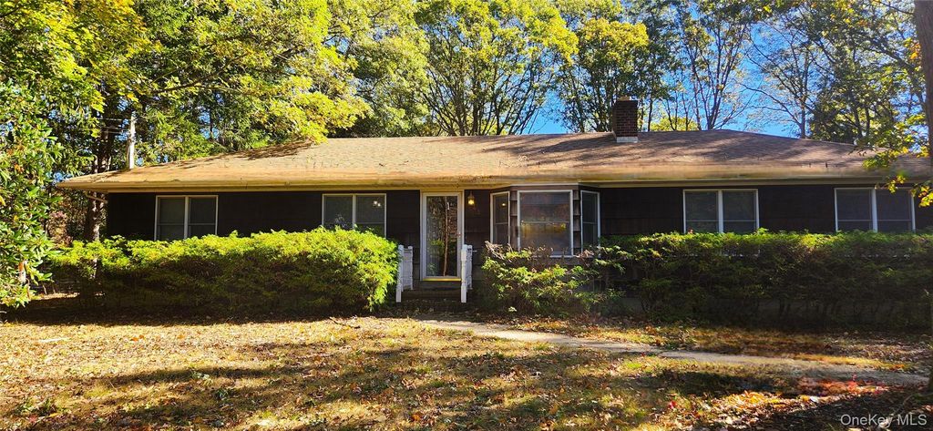 43 Hunter Avenue, Miller Place, NY 11764