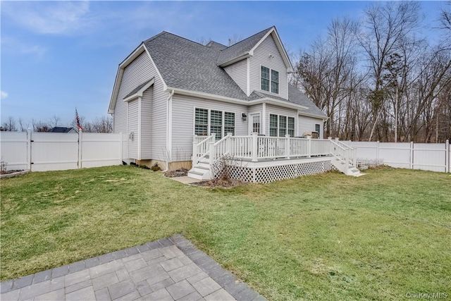 12 Whalen Road, Hopewell Junction, NY 12533