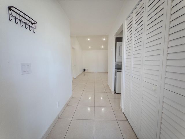 6016 NW 172nd Terrace Circle, Hialeah, FL 33015