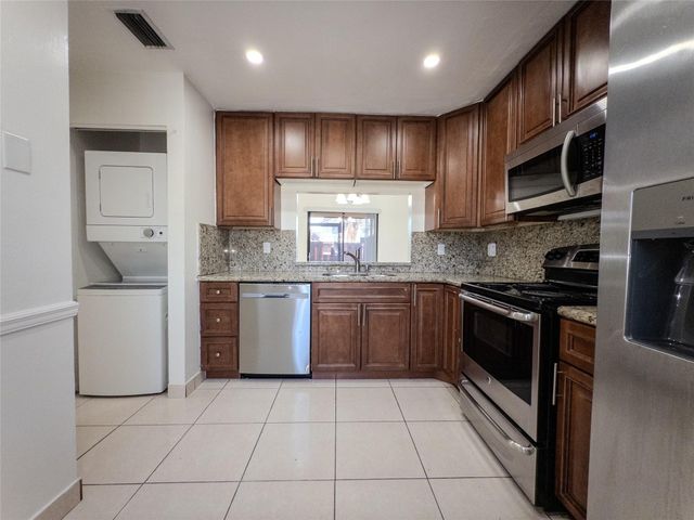 6016 NW 172nd Terrace Circle, Hialeah, FL 33015