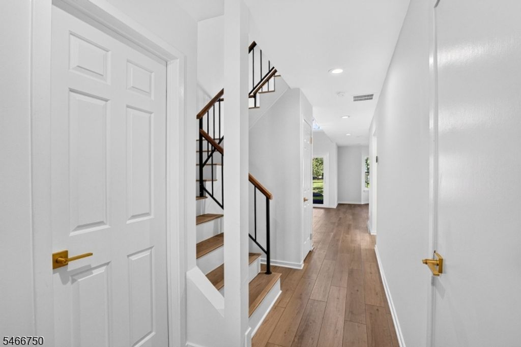70 Village Cir, Bridgewater Twp., NJ 08807 — photo 2
