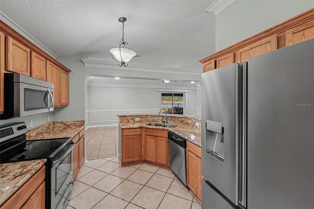 817 LAKE DOE BOULEVARD, Apopka, FL 32703