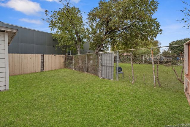 2311 EL PASO ST, San Antonio, TX 78207