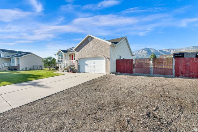 918 W 1600 N, Harrisville, UT 84404