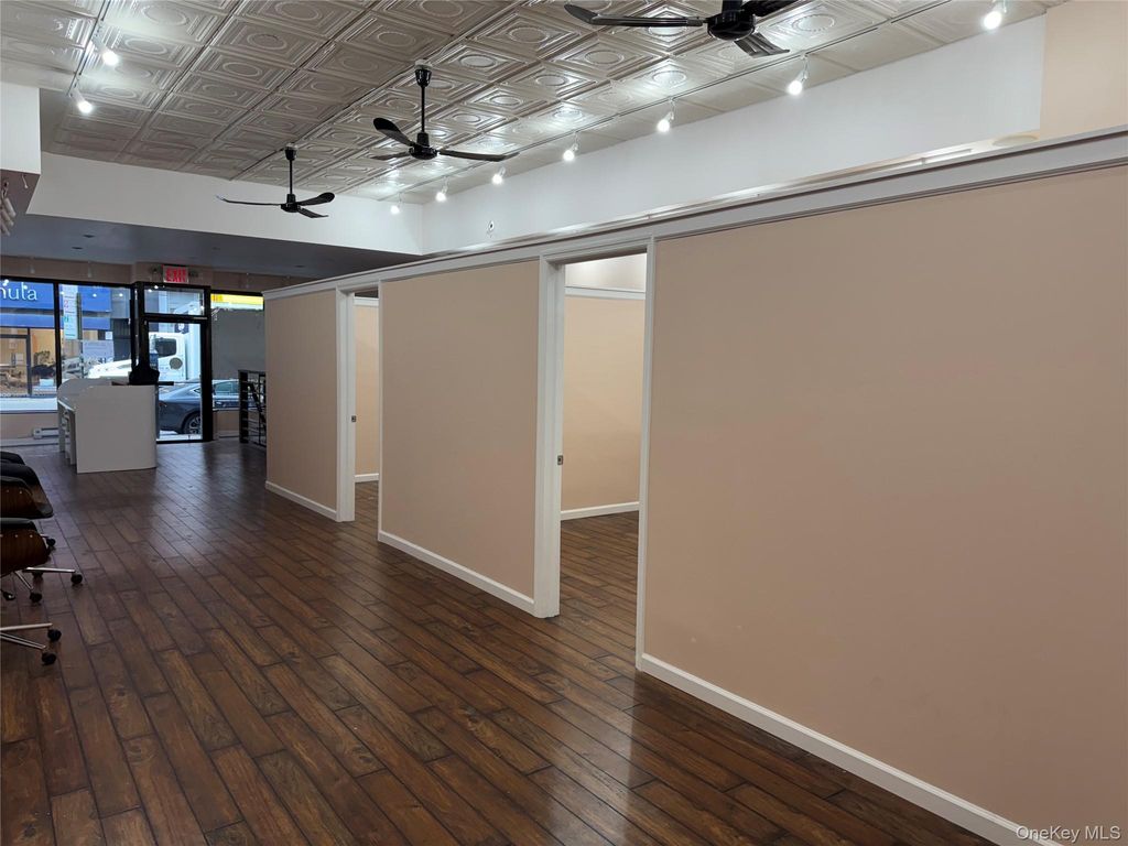 754 Manhattan Avenue STORE, Brooklyn, NY 11222 — exterior