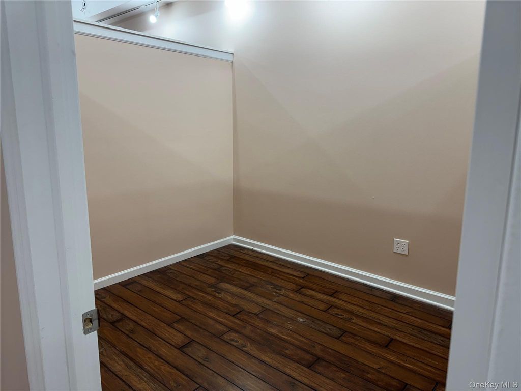 754 Manhattan Avenue STORE, Brooklyn, NY 11222 — photo 3