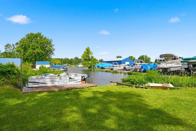 40 Lane 250 Lake Pleasant, Orland, IN 46776