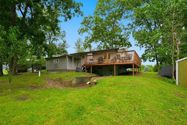 40 Lane 250 Lake Pleasant, Orland, IN 46776