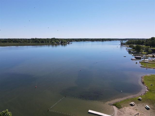 40 Lane 250 Lake Pleasant, Orland, IN 46776