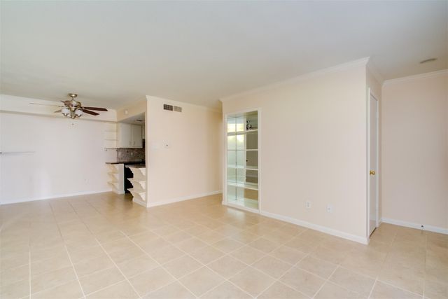 2350 Bering Drive 71, Houston, TX 77057