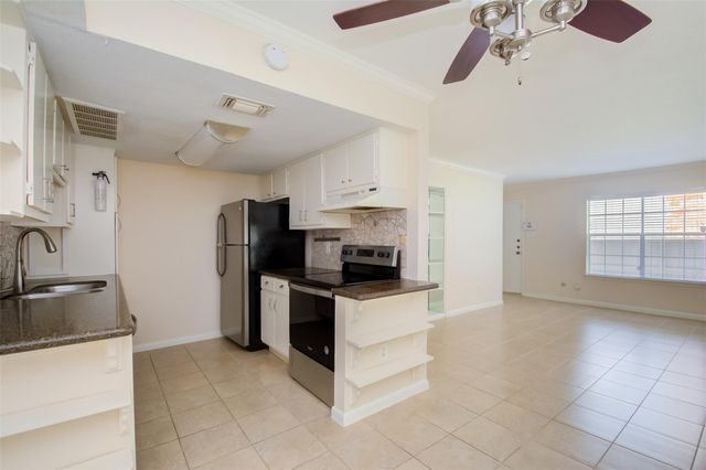 2350 Bering Drive 71, Houston, TX 77057