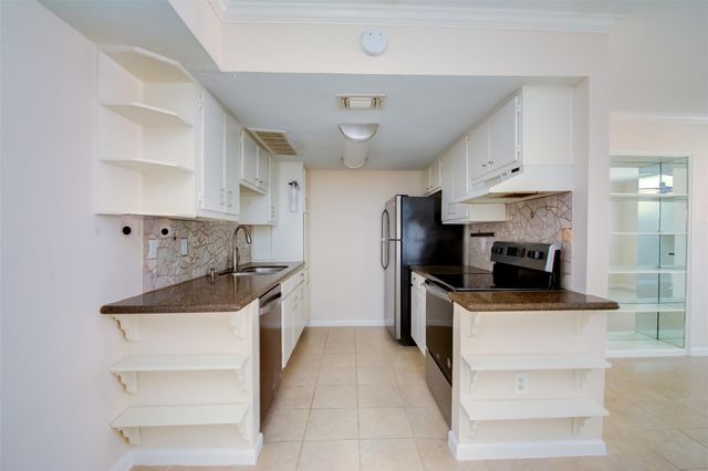 2350 Bering Drive 71, Houston, TX 77057