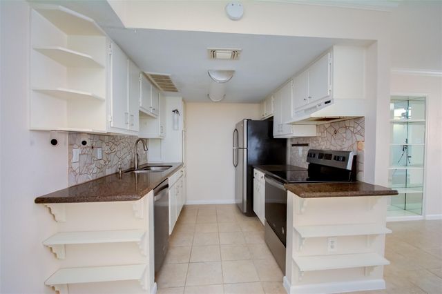 2350 Bering Drive 71, Houston, TX 77057