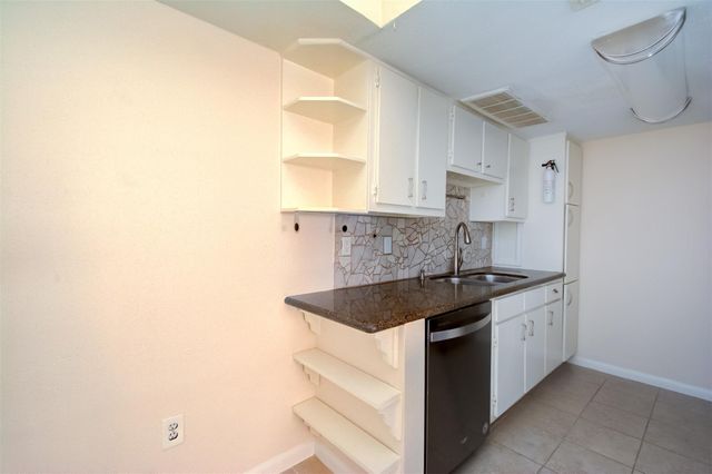 2350 Bering Drive 71, Houston, TX 77057