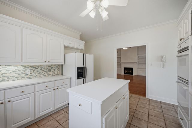 217 Greenwood Pl, Hattiesburg, MS 39402