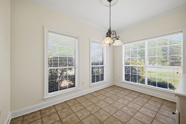 217 Greenwood Pl, Hattiesburg, MS 39402